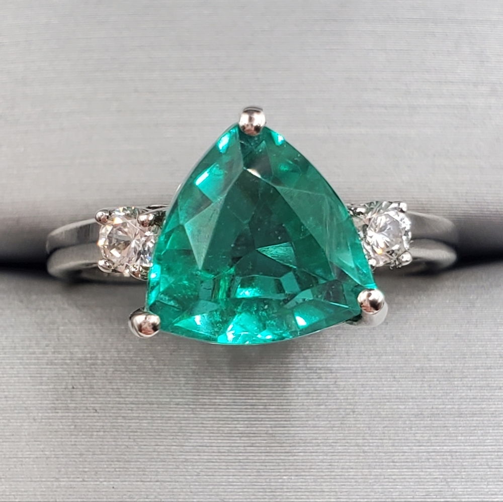 Emerald Green Quartz & Zircon Platinum | 925 Sterling Silver Ring
